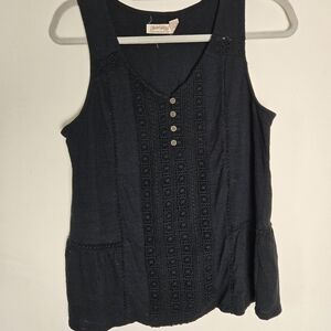 Sleeveless boho crochet accent ruffle bottom top. Size large